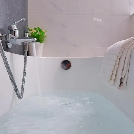 アドマ ホテル 3*