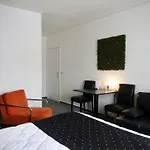 Hotel Adoma 3*