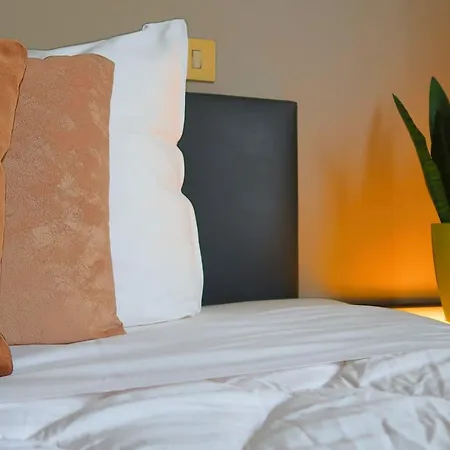 Adoma Hotel 3*