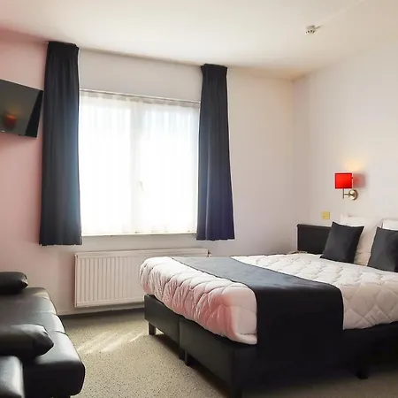 Hotel Adoma 3*