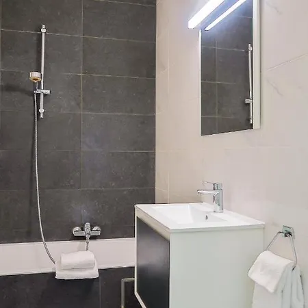Adoma Hotel