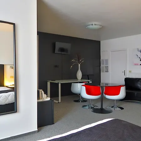 Hotel Adoma 3*