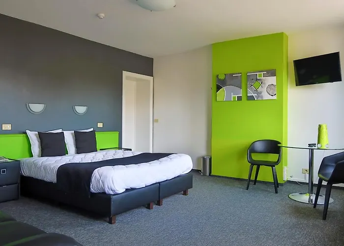 Готель Adoma 3*