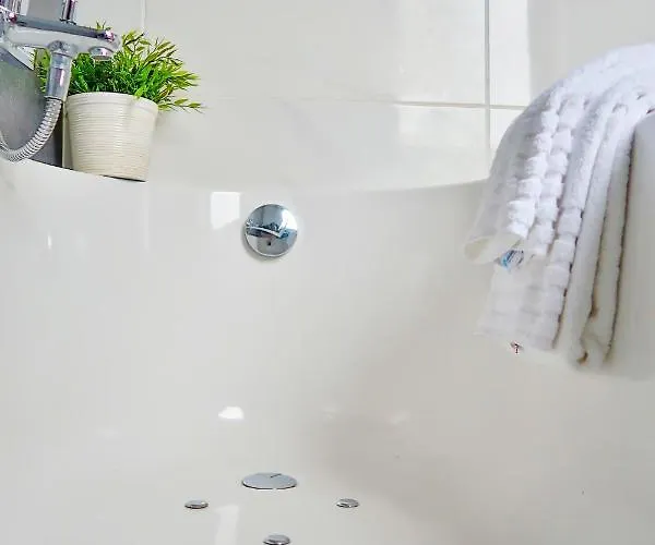 Готель Adoma 3*