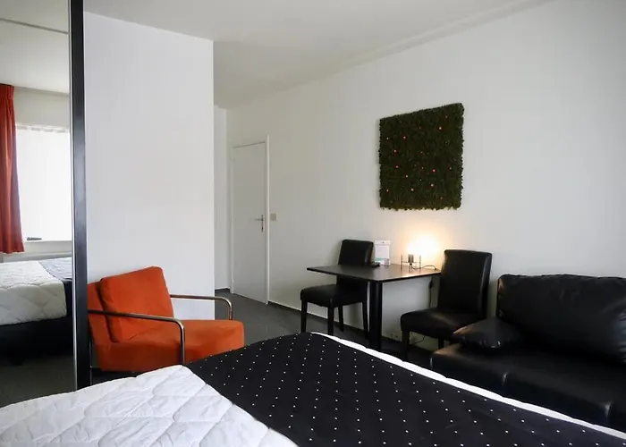 Готель Adoma 3*