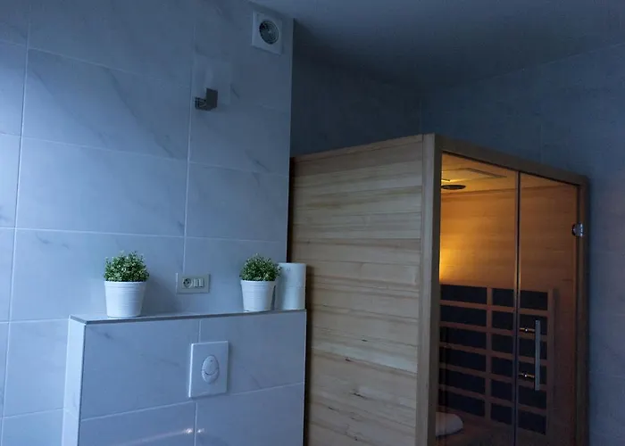 Готель Adoma 3*