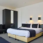 Adoma Hotel 3*