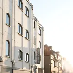 Adoma Hotel 3*