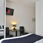 Adoma Hotel 3*