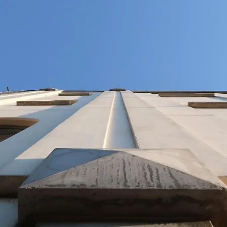 Готель Adoma 3*